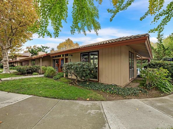 205 Red Oak Drive M, Sunnyvale CA 94086