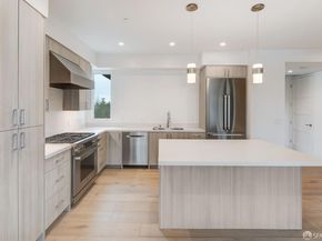 425 First Street 23, Los Altos CA 94022
