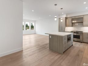 425 First Street 23, Los Altos CA 94022