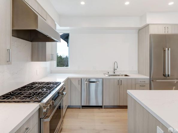 425 First Street 23, Los Altos CA 94022