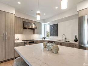425 First Street 23, Los Altos CA 94022