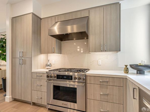 425 First Street 23, Los Altos CA 94022
