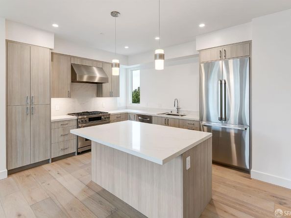 425 First Street 23, Los Altos CA 94022
