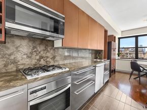 7 East 14th Street 21D, New York NY 10003