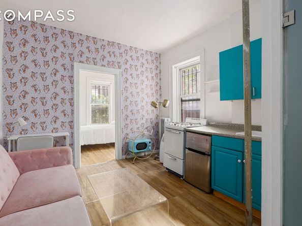427 East 6th Street 1R, New York NY 10009