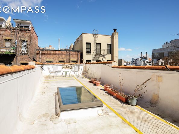 427 East 6th Street 1R, New York NY 10009