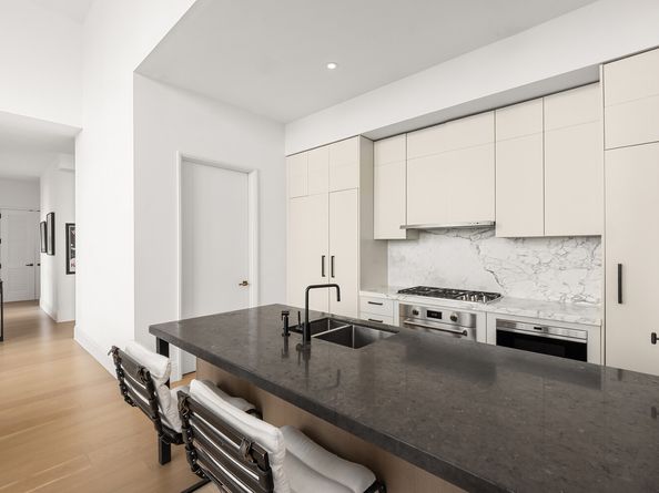 438 East 12th Street PHF, New York NY 10009