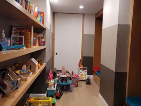 45-07 Court Square 3A, Queens NY 11101