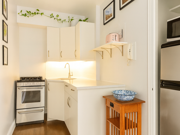 60 East 9th Street 512, New York NY 10003