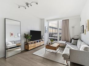 252 South Street 18B, New York NY 10002