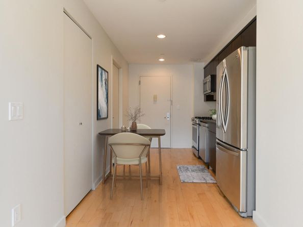 215 Ave B 3C, New York NY 10009