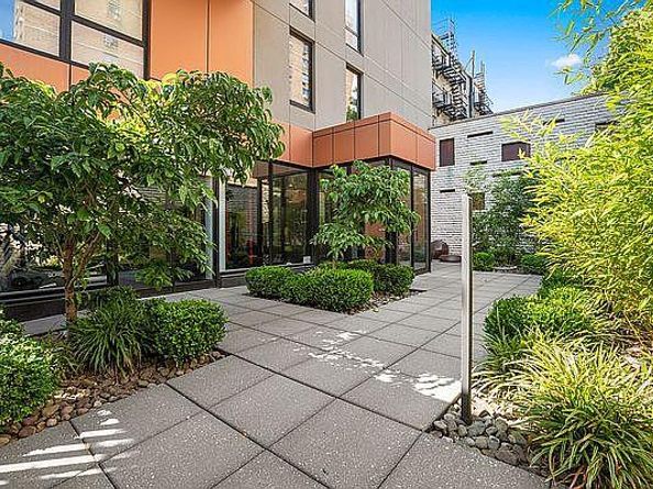 215 Ave B 3C, New York NY 10009