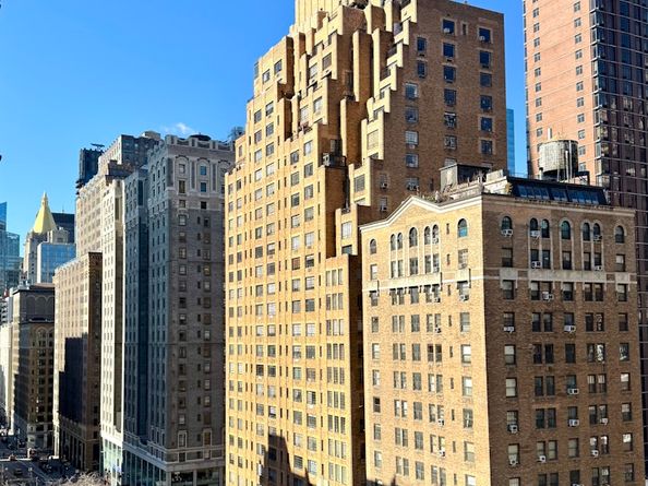 35 Park Avenue 14F, New York NY 10016