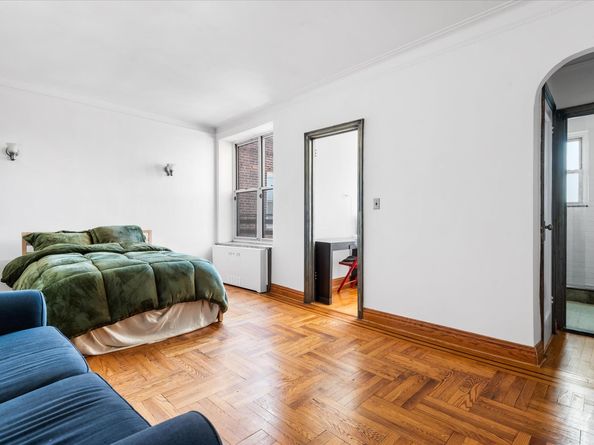 585 West 214th Street 6AB, New York NY 10034