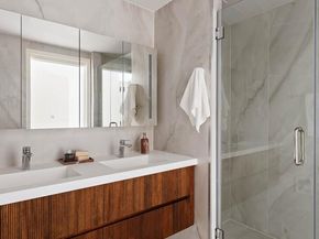 355 West 39th Street 8A, New York NY 10018