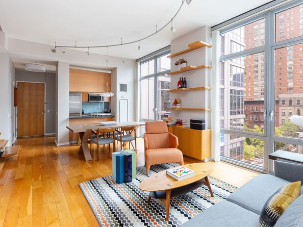 310 West 52nd Street 6E, New York NY 10019