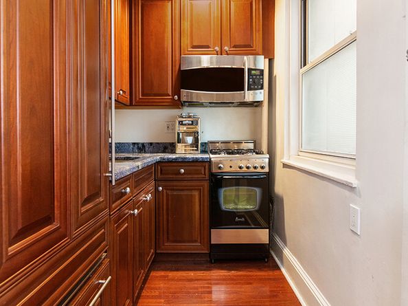59 East 72nd Street 4C, New York NY 10021