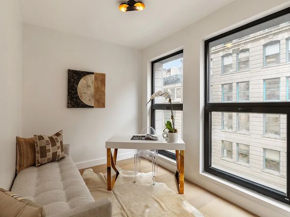 21 West 17th Street 4, New York NY 10011