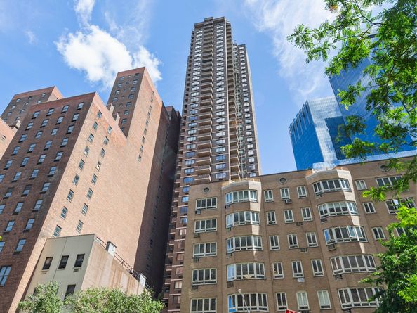 347 West 57th Street 26BB, New York NY 10019
