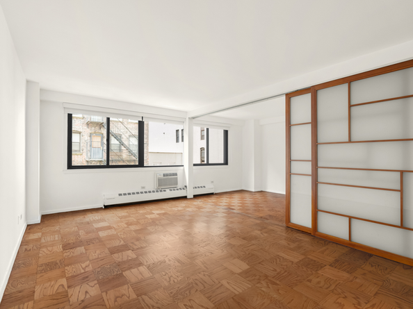 16 West 16th Street 7RN, New York NY 10011