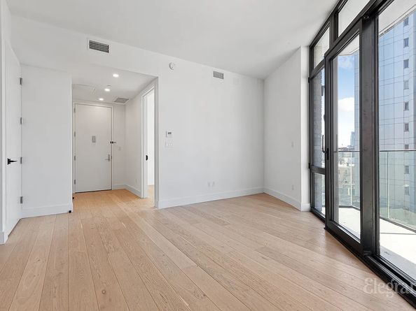 10-64 Jackson Avenue 4B, Queens NY 11101