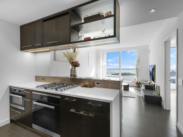 252 South Street 73K, New York NY 10002