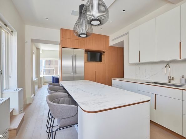 20 East 35th Street 15DE, New York NY 10016