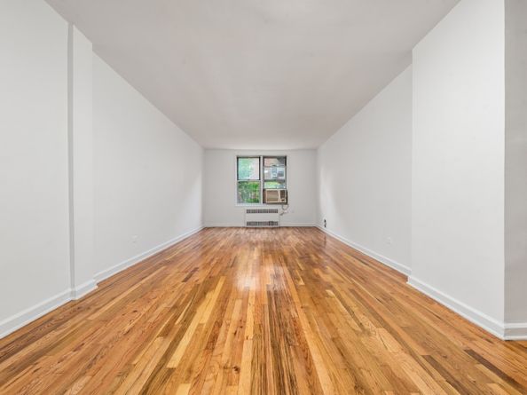 67-30 Clyde Street 3L, Queens NY 11375