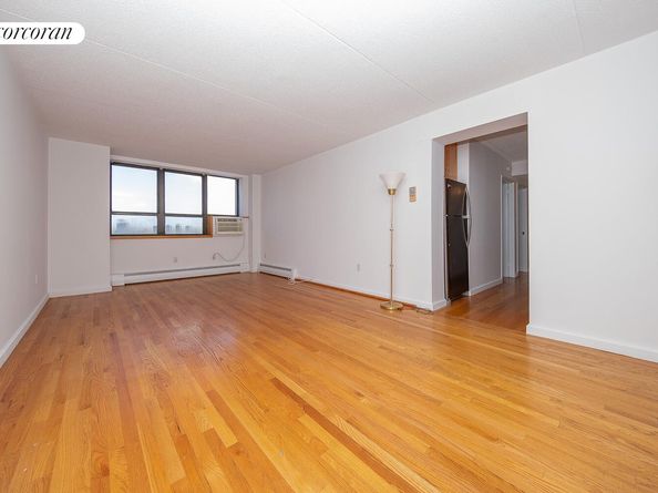 300 West 110th Street 12C, New York NY 10026