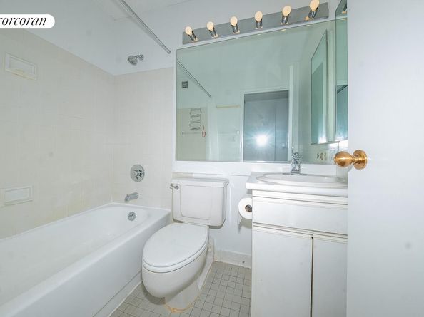 300 West 110th Street 12C, New York NY 10026