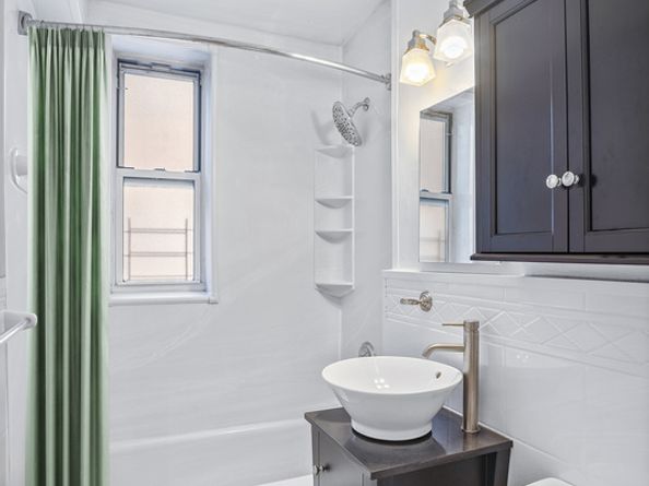 153 Bennett Avenue 3E, New York NY 10040