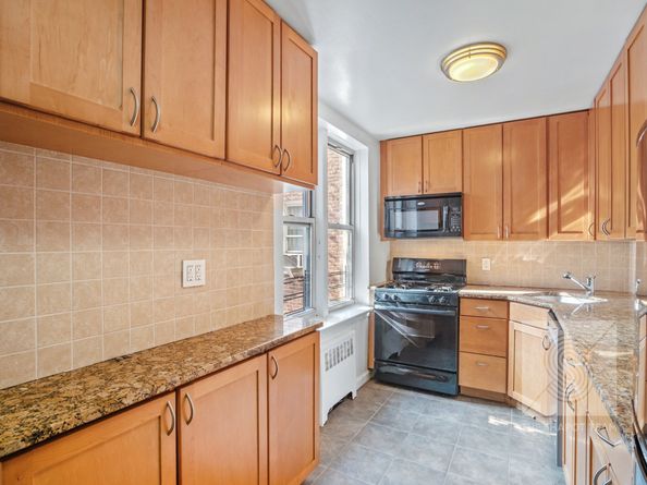 153 Bennett Avenue 3E, New York NY 10040