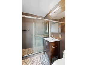 45 West 67th Street 22B, New York NY 10023