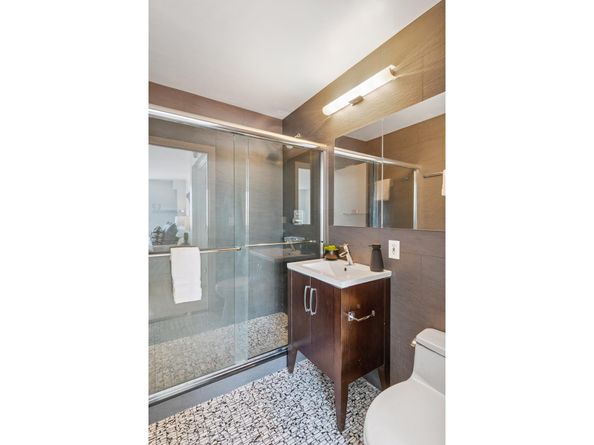 45 West 67th Street 22B, New York NY 10023