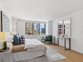 45 West 67th Street 22B, New York NY 10023
