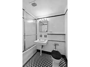 410 West 24th Street 4L, New York NY 10011