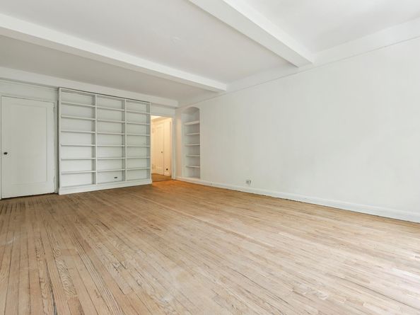 410 West 24th Street 4L, New York NY 10011