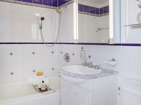415 East 52nd Street 3EC, New York NY 10022