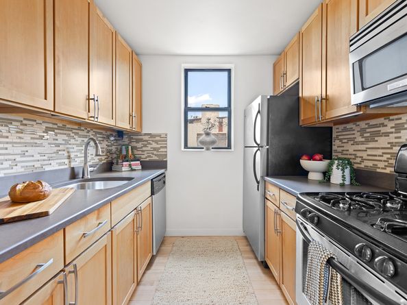 219 17th Street 4/A, Brooklyn NY 11215