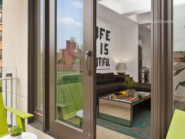 67 Ave C 4BW, New York NY 10009