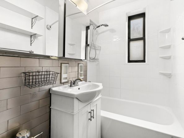 330 East 80th Street 3K, New York NY 10075