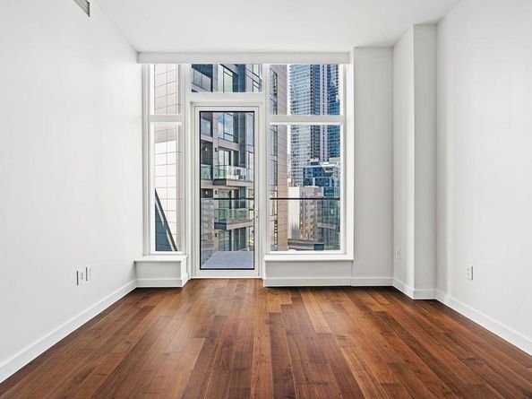27-20 42nd Road 8J, Queens NY 11101