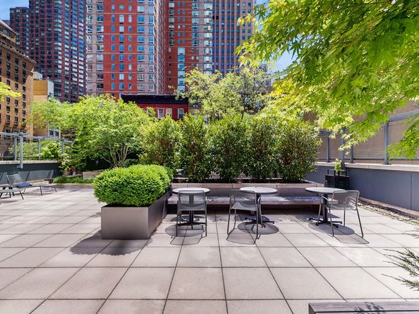 310 West 52nd Street UNIT17A, New York NY 10019