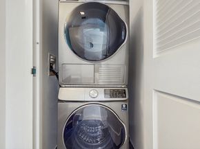 310 West 52nd Street UNIT17A, New York NY 10019