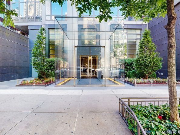 310 West 52nd Street UNIT17A, New York NY 10019