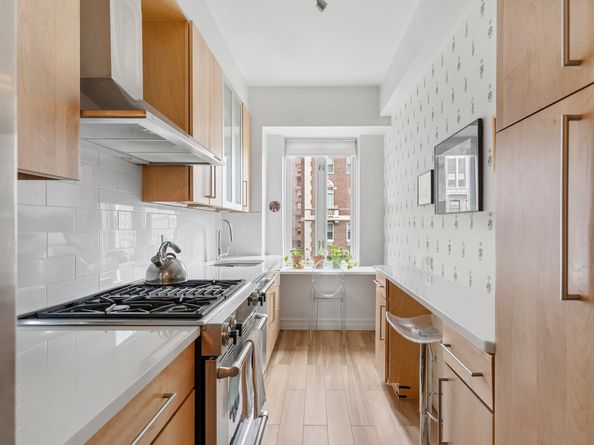 2 Sutton Place S 11C, New York NY 10022