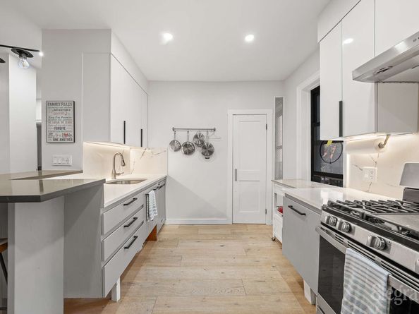 504 Grand Street F23, New York NY 10002-0973