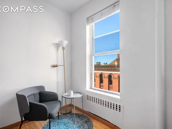 304 West 10th Street 4B, New York NY 10014