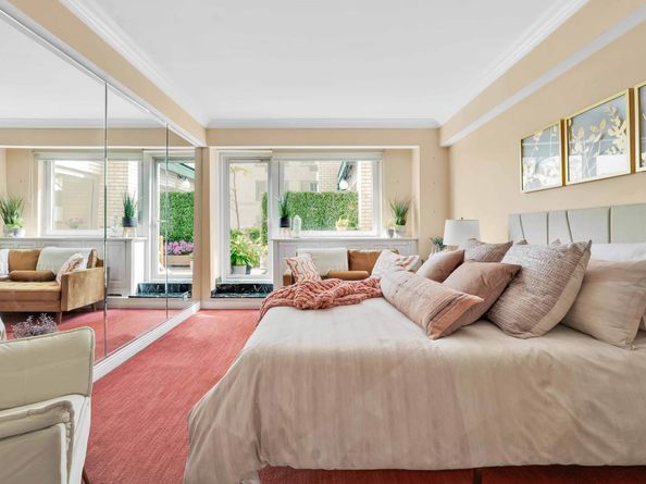 45 Sutton Place S 2G, New York NY 10022