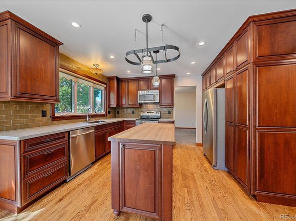 21064 E Crestline Circle, Centennial CO 80015